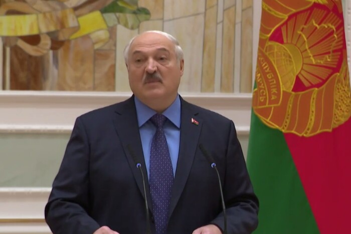 Лукашенко розказав, як рятував Путіна, аби той не «обмочився» (відео)