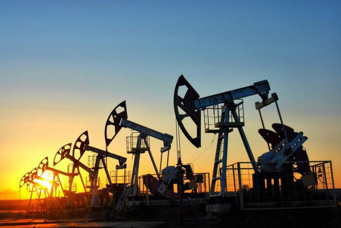 РФ и Саудовская Аравия хотят повысить мировые цены на нефть – Bloomberg