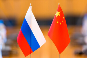 Китай прагне поглибити зв'язки з армією Росії – Bloomberg