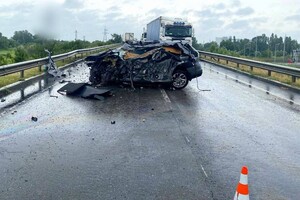 38-річний водій автомобіля Nissan не впорався з керуванням та виїхав на зустрічну смугу