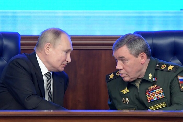 Оскаженілий Путін звільнив командувача військами РФ в Україні – Daily Mail