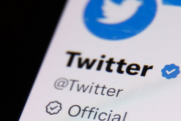 У Twitter верифіковані акаунти поширюють фейки про війну в Україні