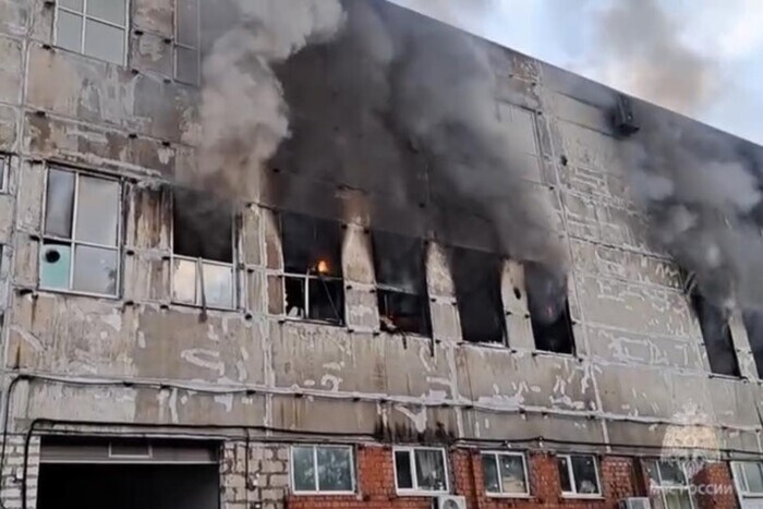 Утро в Санкт-Петербурге началось с масштабного пожара (видео)