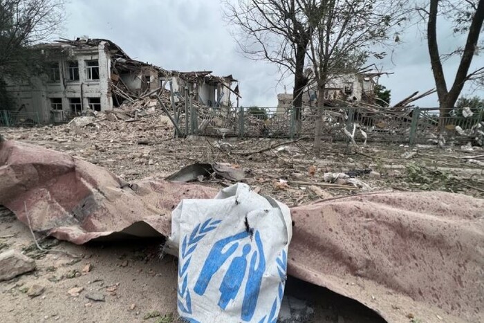 Росія скинула авіабомбу на місце видачі допомоги в Оріхові: є жертви (фото)