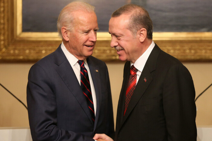 Байден сделает Турции щедрый подарок после решения по Швеции – Reuters