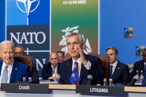 Україна і НАТО: будемо брати грошима