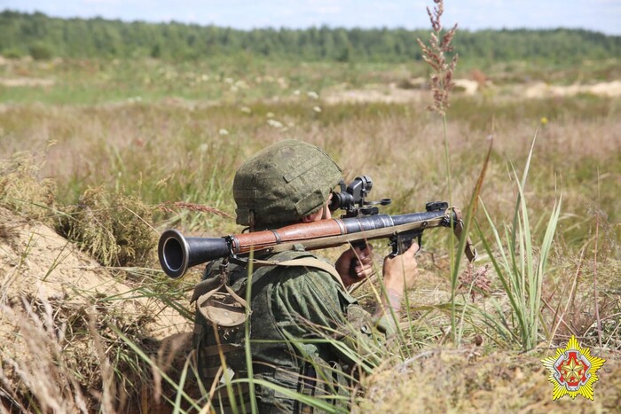 Під час саміту НАТО Білорусь провела навчання зі стрільбами біля кордону Литви (фото)