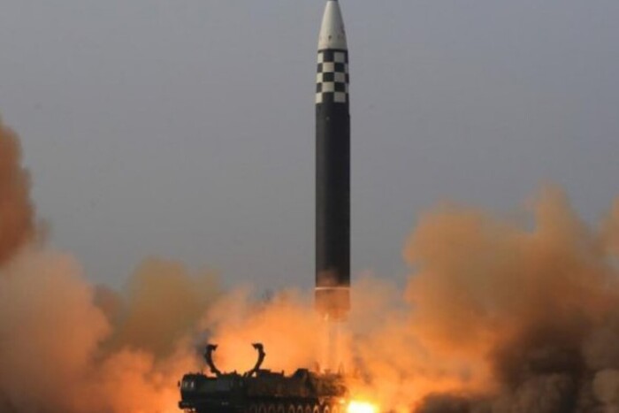 Що сталось із балістичною ракетою, запущеною КНДР по Японії: подробиці