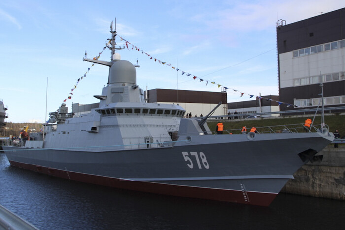 Росія збудувала новий корабель для обстрілу України. ЗСУ назвали його недолік