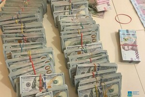 Ворожка та адвокат отримали від потерпілого $300 тис.