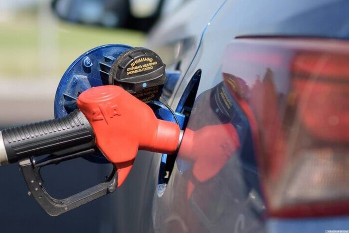 Автомобили с каким типом топлива выбирают украинцы: итоги июня
