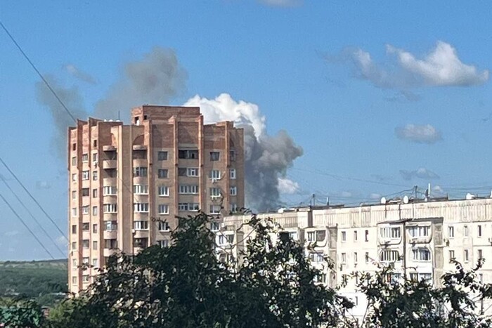 В Луганську пролунали потужні вибухи (фото та відео)