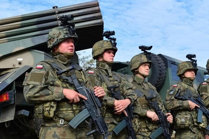 Польща заявила, що перекидає війська до східного кордону