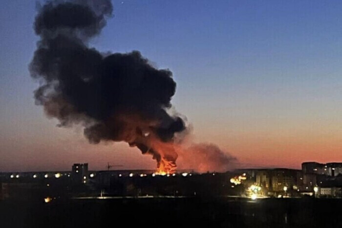 Росія атакувала Одесу: виникла пожежа, є постраждалі