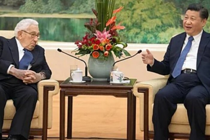 Столітній Кіссінджер взявся рятувати стосунки США та Китаю