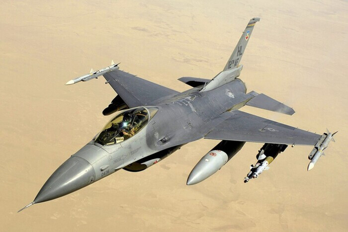 Білий дім повідомив, коли Україна отримає винищувачі F-16