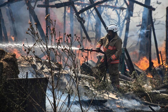 На Миколаївщині палають заміновані поля, відбувається детонація (фото)