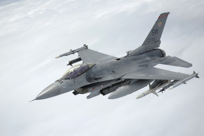 Стало відомо, коли США почнуть навчання українських пілотів на F-16