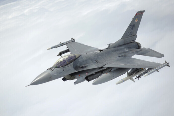 Стало известно, когда США начнут обучение украинских пилотов на F-16