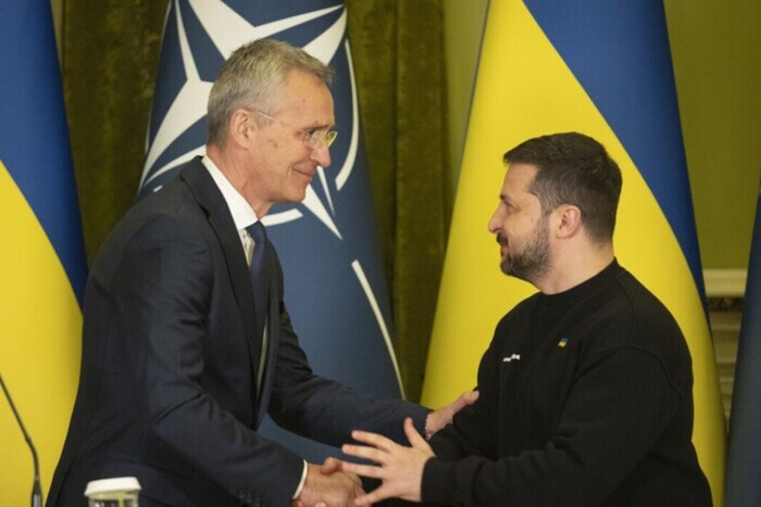 Зеленский провел телефонный разговор с секретарем НАТО Столтенбергом