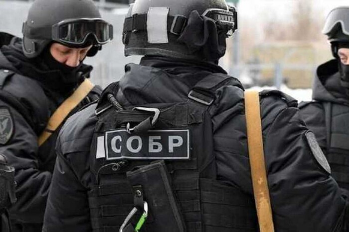Чоловіка, який забарикадувався у «будинку Януковича», застрелили під час штурму