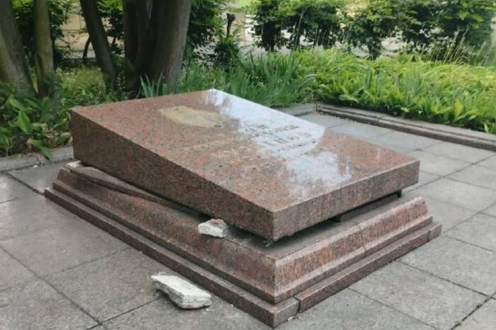 У Львові невідомі намагались викрасти із могили прах агента НКВС Кузнєцова