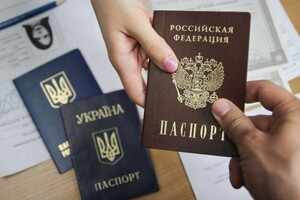 За словами Орлова, протягом останніх півтора місяця росіяни перейшли до примусової паспортизації