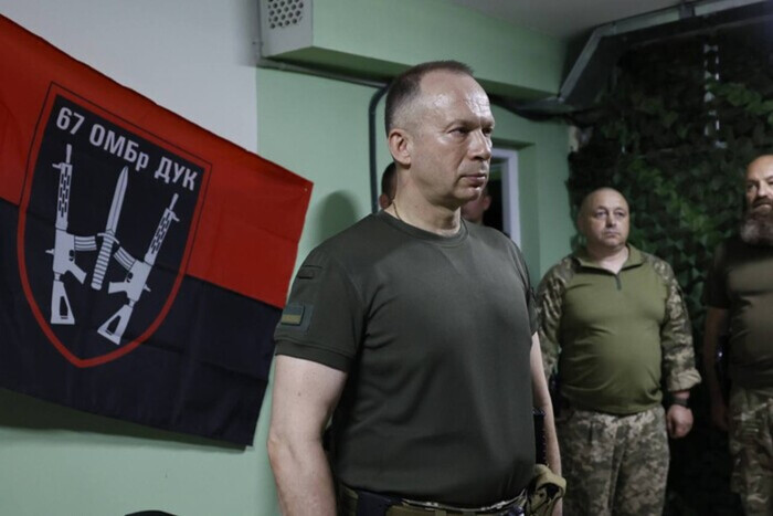 Контрнаступление: Сырский посетил бойцов на горячих направлениях фронта (фото)