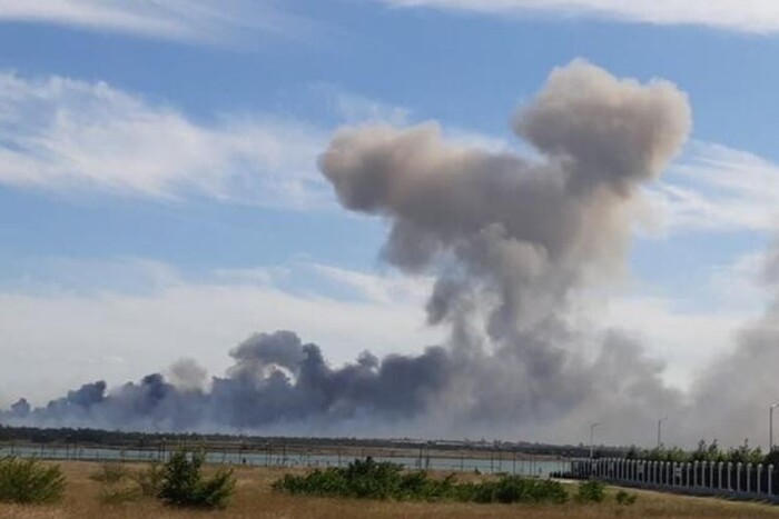 У Криму лунають вибухи, чути пуски ракет. Окупанти підняли в небо авіацію (відео)