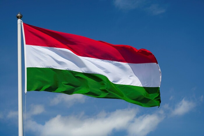 ЄС виключив з санкційного списку трьох осіб на прохання Угорщини