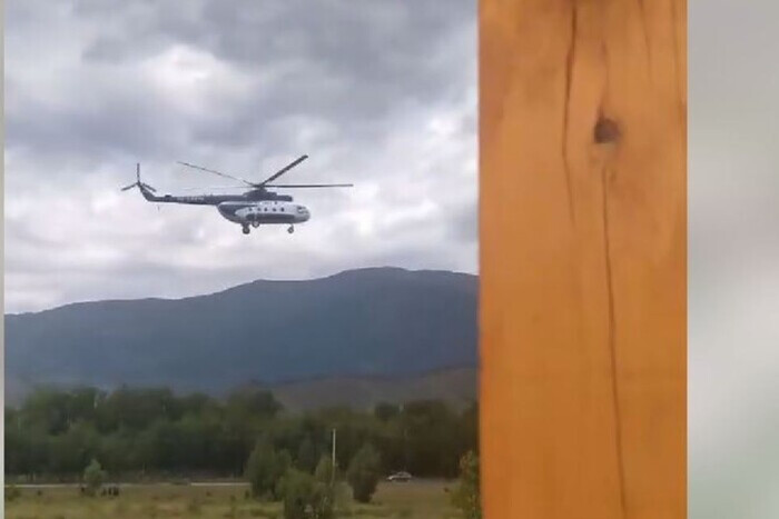 В России разбился вертолет с пассажирами на борту (видео)