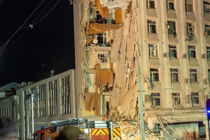 Удар по Дніпру: стало відомо про дев’ятьох постраждалих (фото)