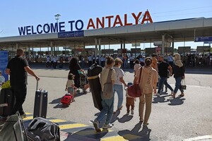 Російські туристи в Туреччині намагалися вкрасти 35 кг «гостинців» (відео)