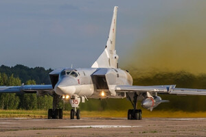 Російський Ту-22М3 з ракетою Х-22