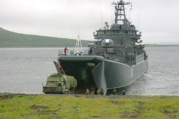 «Найкращий корабель Північного флоту РФ». Все, що відомо про підбитий «Оленегорский горняк»