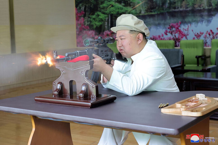 Кім Чен Ин наказав збільшити виробництво зброї в КНДР