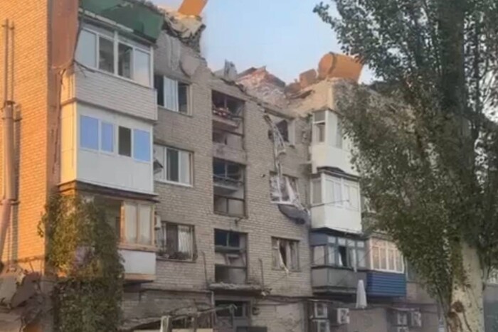 Окупанти влучили в житловий будинок у Покровську: є жертви (відео)