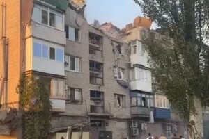 Окупанти влучили в житловий будинок у Покровську: є жертви (відео)