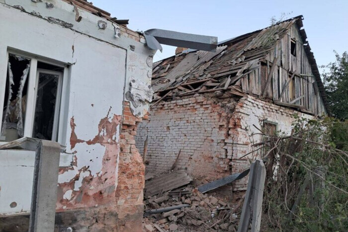 Враг ударил по Никопольщине «Градами»: значительные разрушения (фото)