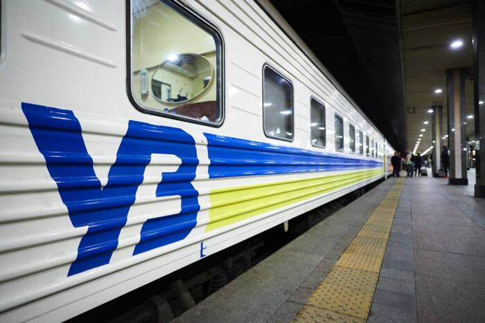 «Укрзалізниця» призначила низку додаткових потягів на популярні напрямки: розклад