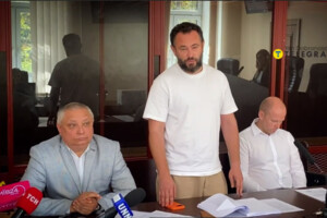 Дубінський у суді пояснив, як виїхав за кордон, та звинуватив в усьому МОЗ (відео)