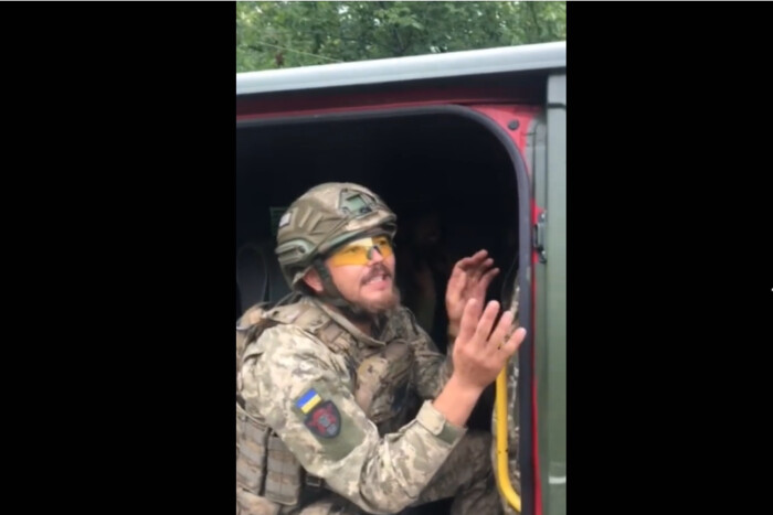 Українські військові заспівали «Під вінницьким дощем» і підірвали TikTok