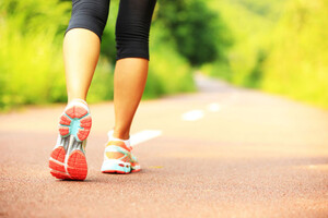 Вчені розповіли, скільки насправді потрібно ходити щодня, щоб бути здоровим