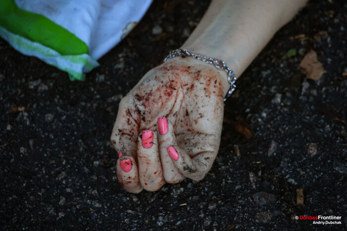 Жінка з рожевим манікюром: що відомо про загиблу внаслідок ворожого удару по Запоріжжю (фото)