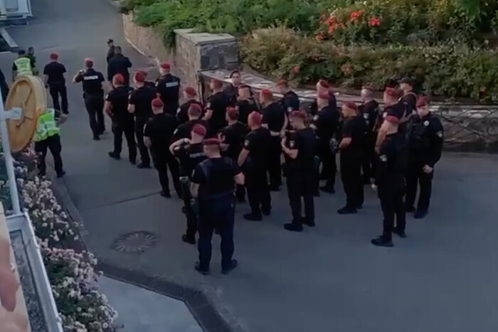 Поліція у Лаврі: що відбувається у святині (фото, відео)