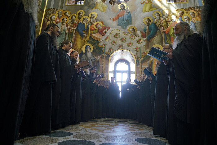 РПЦ дала інструкцію монахам, яких виселяють з Лаври у Києві 