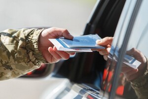 Чоловік перетнув кордон із фальшивими документами два десятки разів 