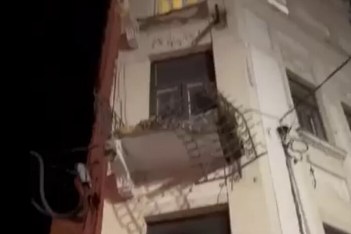 У Львові обвалився балкон. Є загиблий (відео)