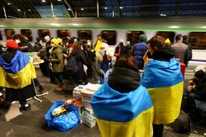 Европейская страна переманивает украинских беженцев из Польши