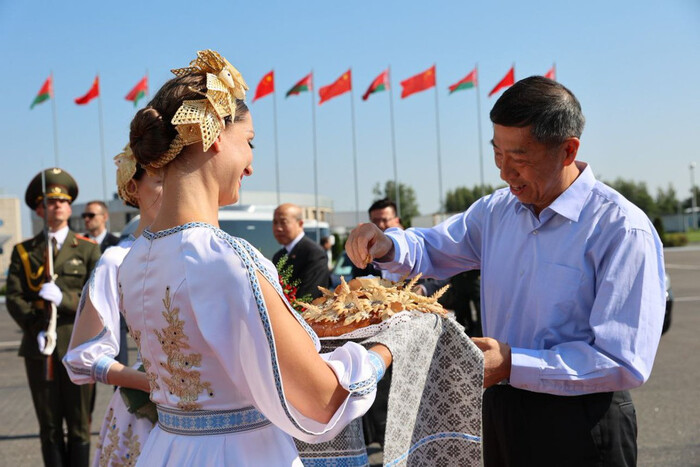 Міністр оборони Китаю прибув до Білорусі: яка причина візиту